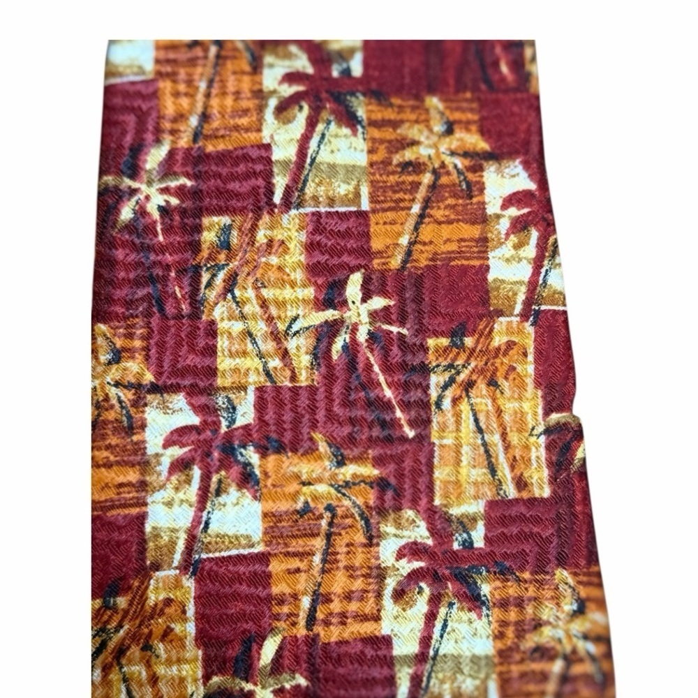 Ermenegildo Zegna Burgundy and Gold Patterned Tie - Picture 4 of 5
